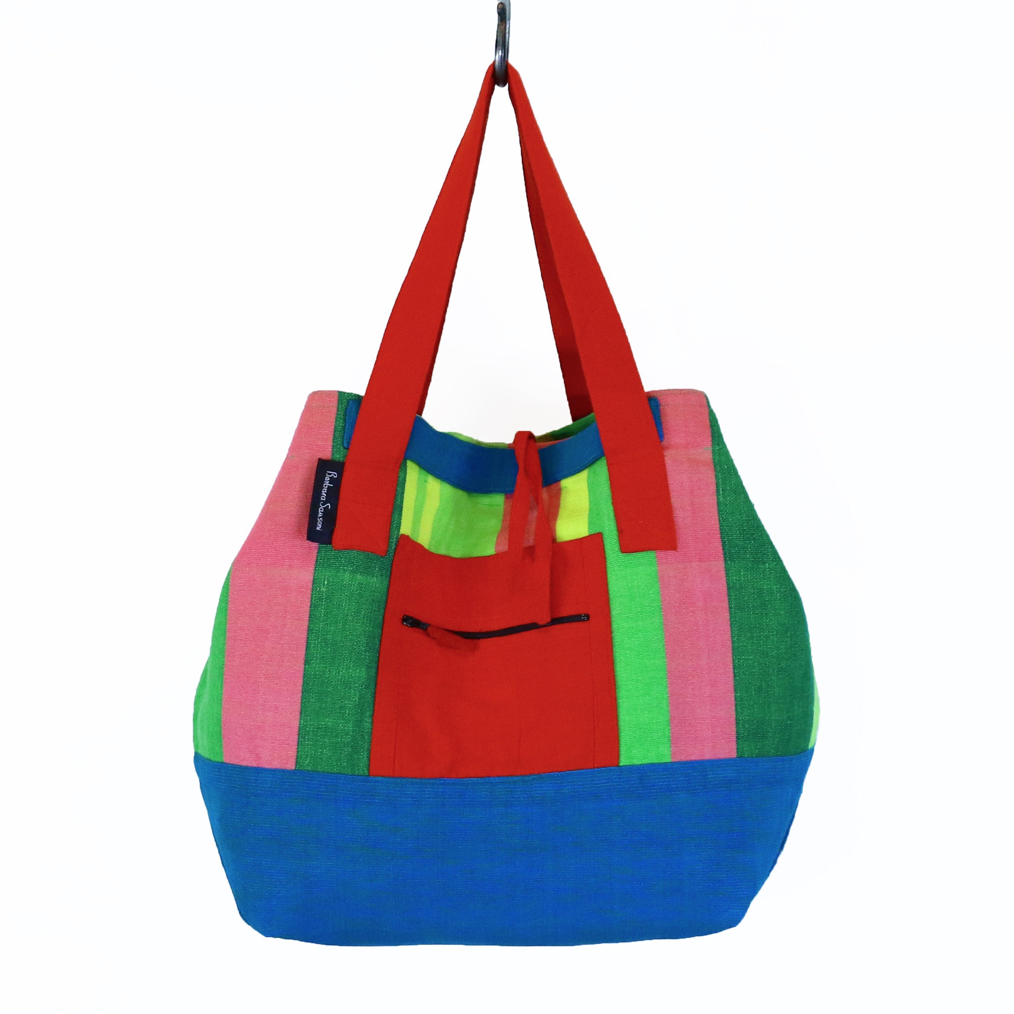 The Essential Weekender – Rain Forest fabric shown